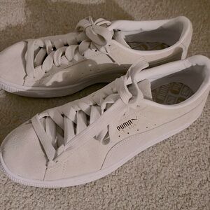 Puma suede classic tennis shoe.